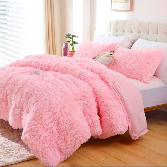 Other - 🎀 Full Sized Fuzzy Pink Duvet Cover & 2 Matching Pillowcase Shams